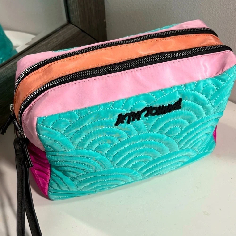 Betsey johnson weekender double zip make-up/toiletries bag